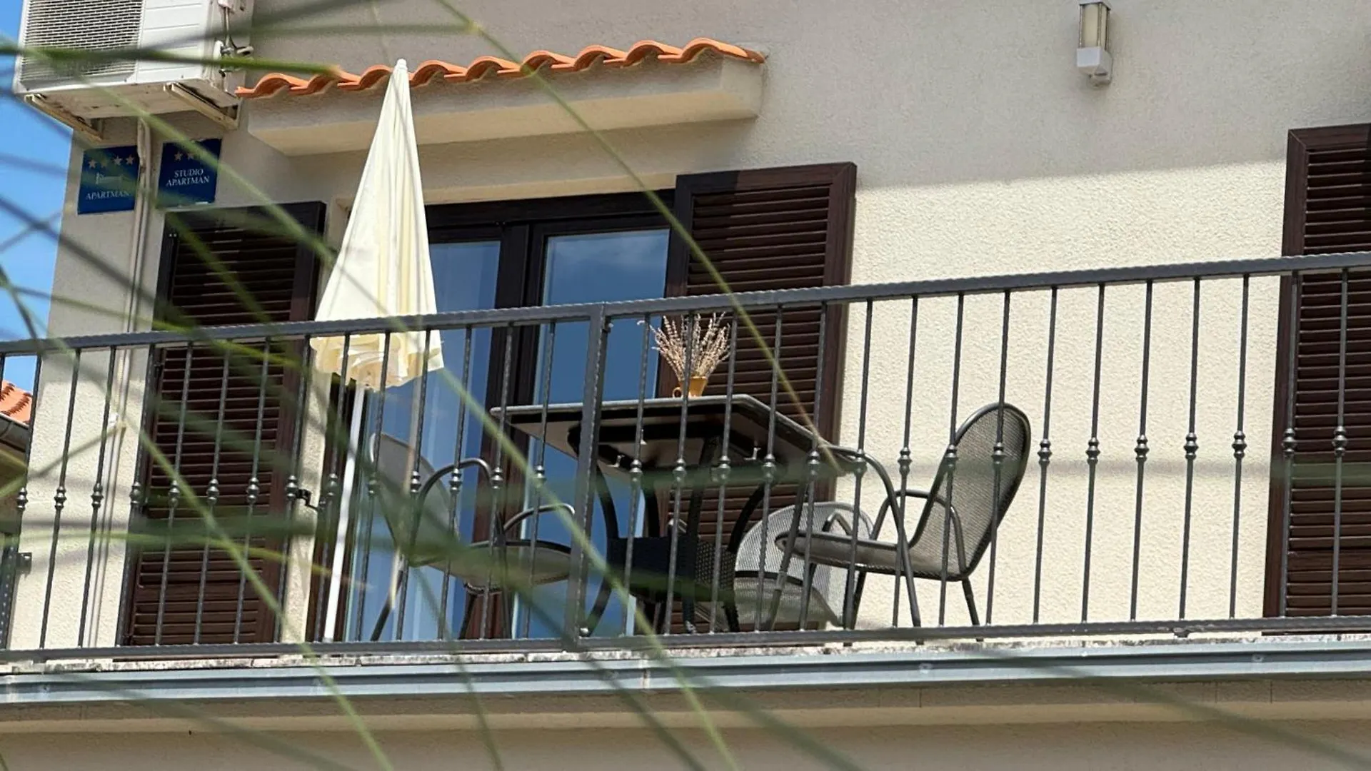 Apartments Ein Haus In Der Sonne Malinska Croatia
