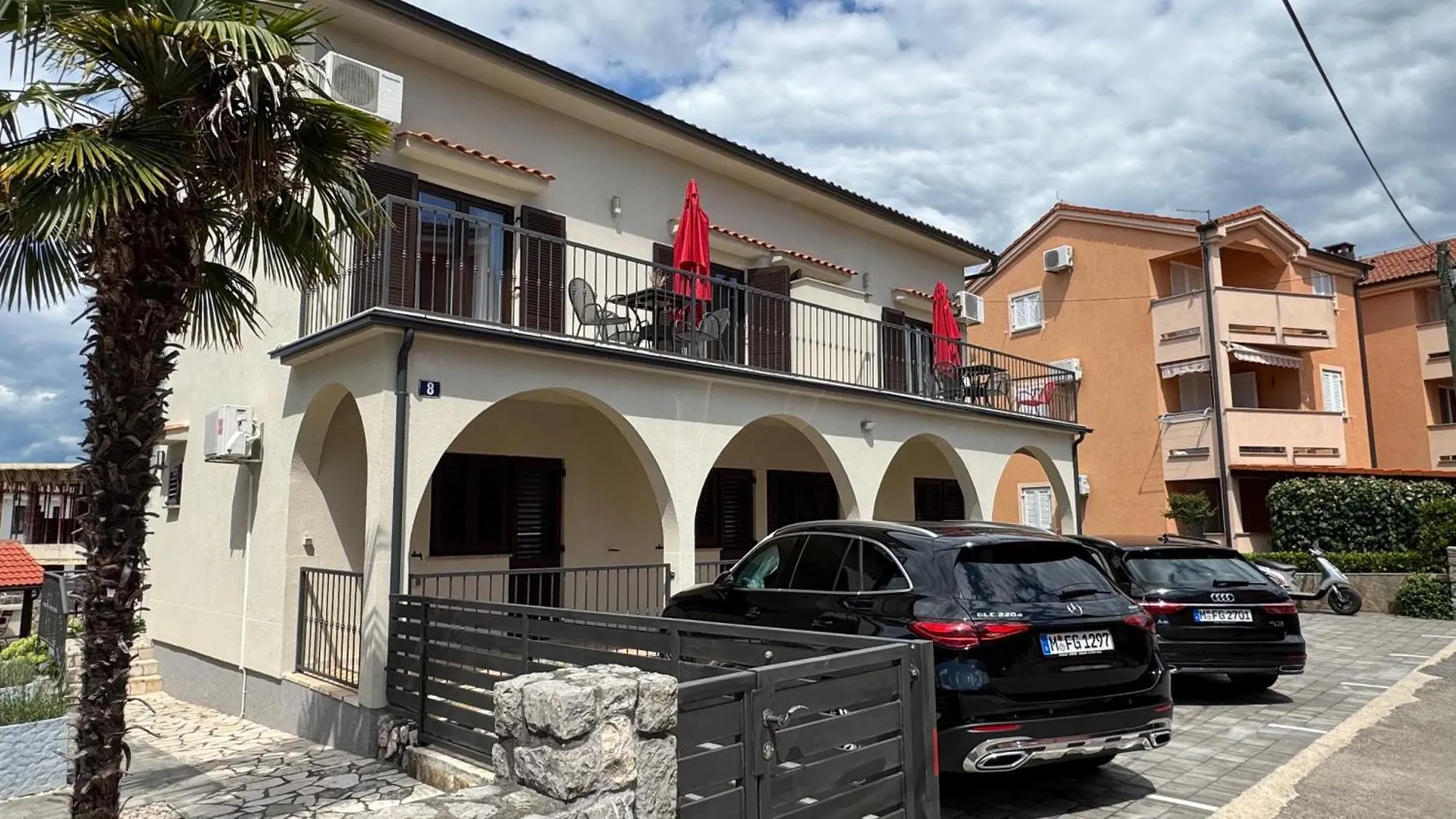 Apartments Ein Haus In Der Sonne Malinska